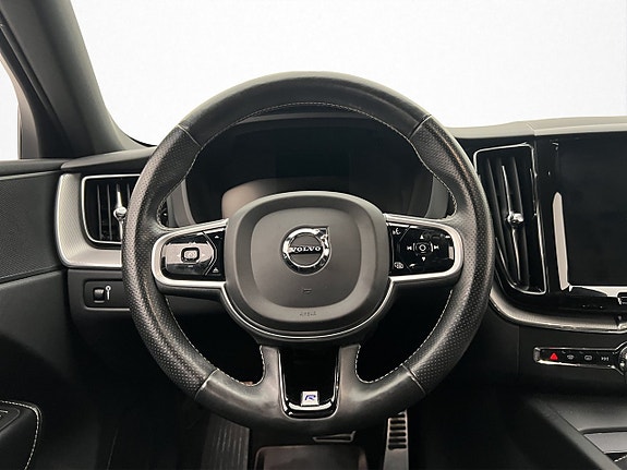 Volvo XC60 15 of 30