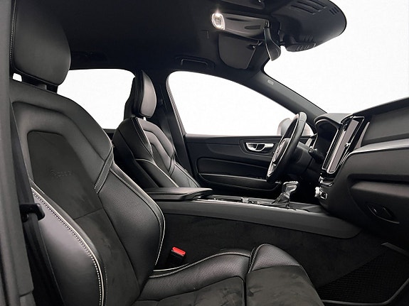 Volvo XC60 16 of 30