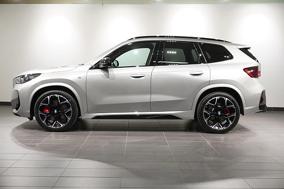 BMW X1 2 of 19