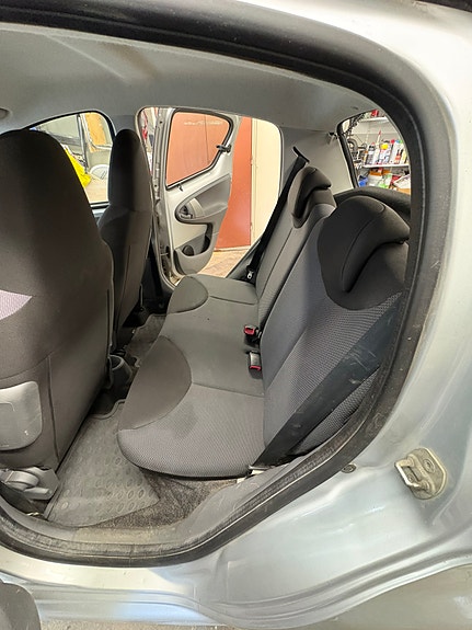Toyota Aygo 5 of 8