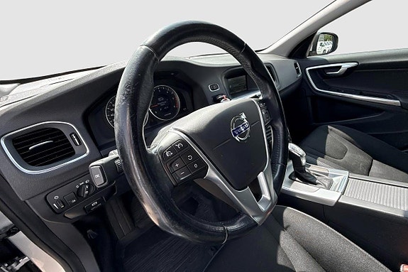 Volvo V60 10 of 20