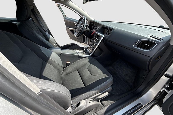 Volvo V60 13 of 20