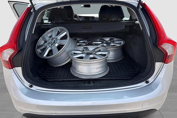 Volvo V60 11 of 20