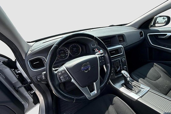 Volvo V60 9 of 20
