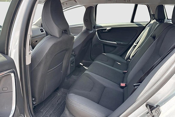 Volvo V60 8 of 20