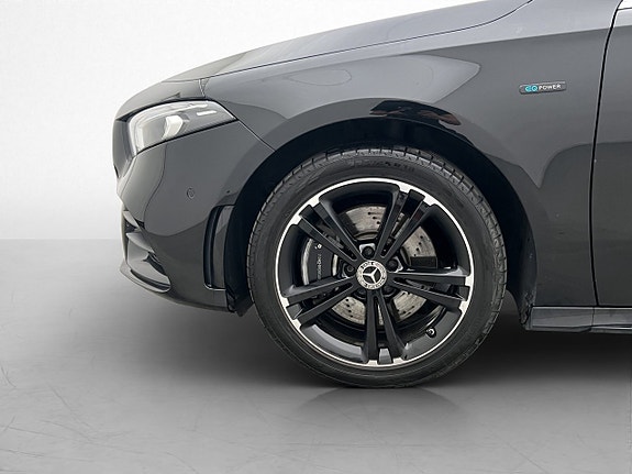 Mercedes-Benz A250 e 30 of 30