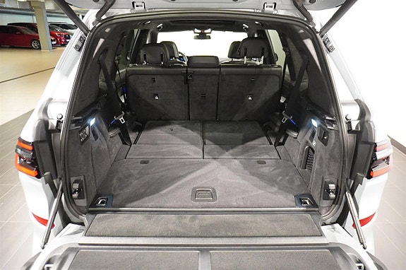 BMW X7 8 of 26