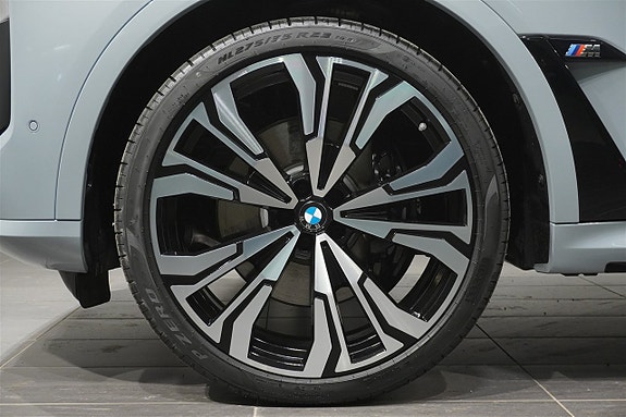 BMW X7 8 of 23