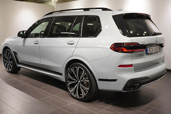 BMW X7 3 of 26