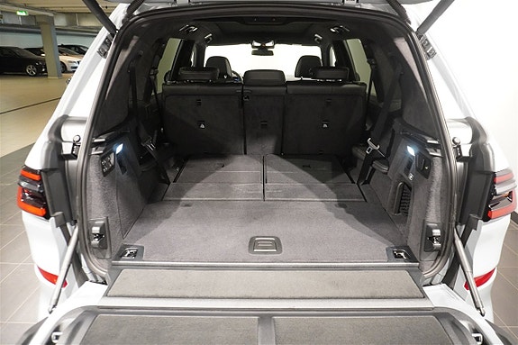 BMW X7 7 of 23