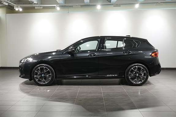 BMW 120 3 of 16
