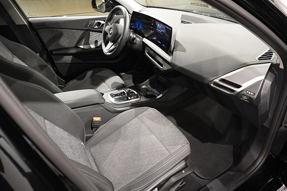 BMW 120 9 of 15
