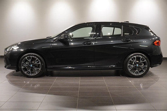 BMW 120 2 of 15