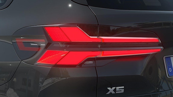 BMW X5 8 of 13