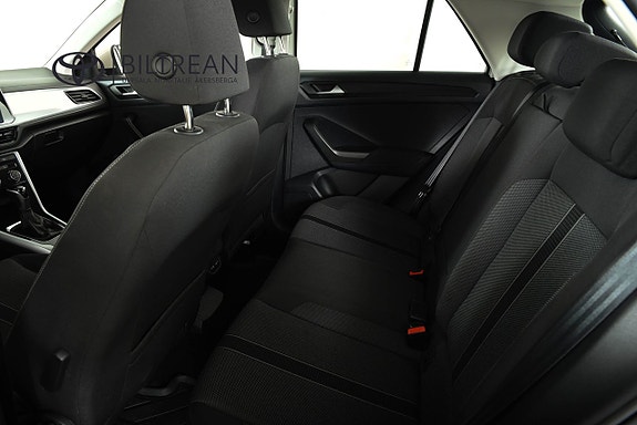 Volkswagen T-Roc 7 of 15
