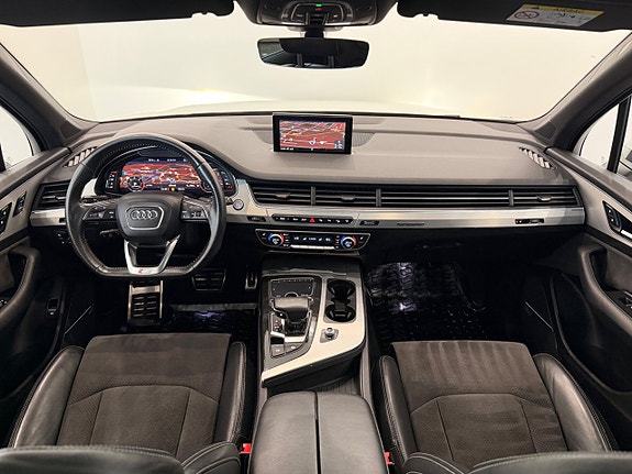 Audi Q7 9 of 27