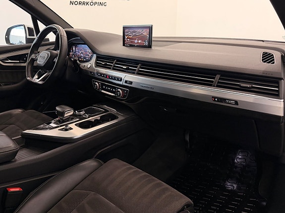 Audi Q7 11 of 27