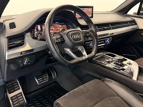 Audi Q7 8 of 27