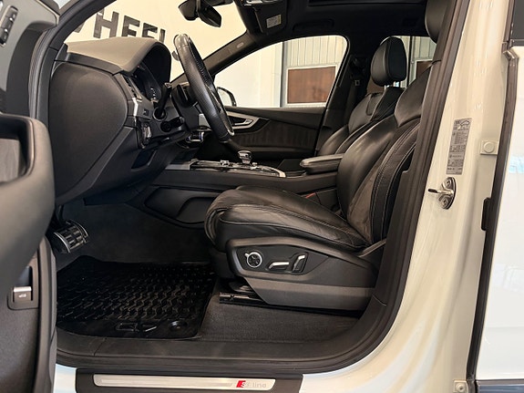 Audi Q7 12 of 27