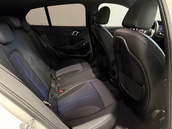 BMW 118i 16 of 25