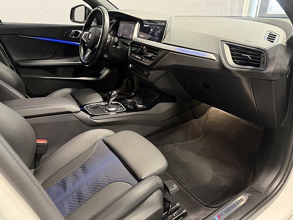 BMW 118i 14 of 25