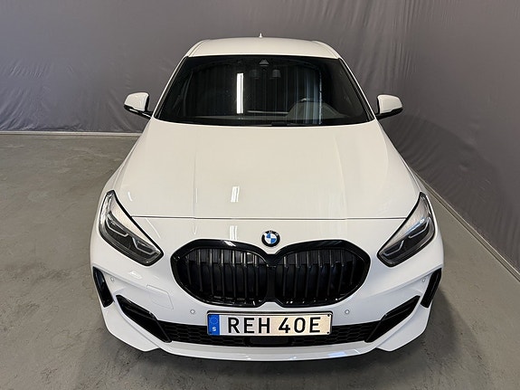 BMW 118i 3 of 25