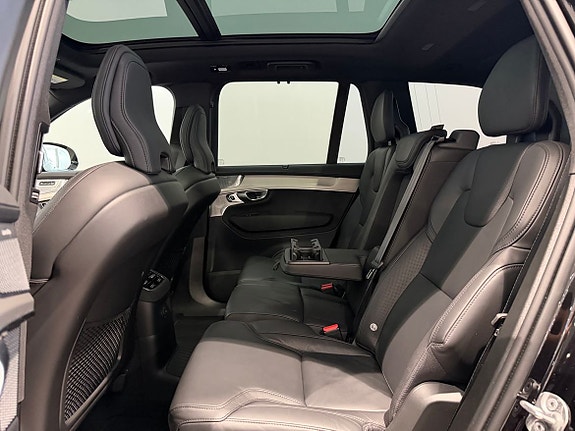 Volvo XC90 11 of 23