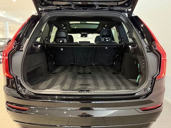 Volvo XC90 9 of 23