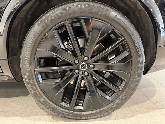 Volvo XC90 14 of 23