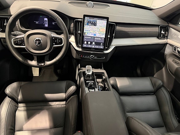 Volvo XC90 16 of 23