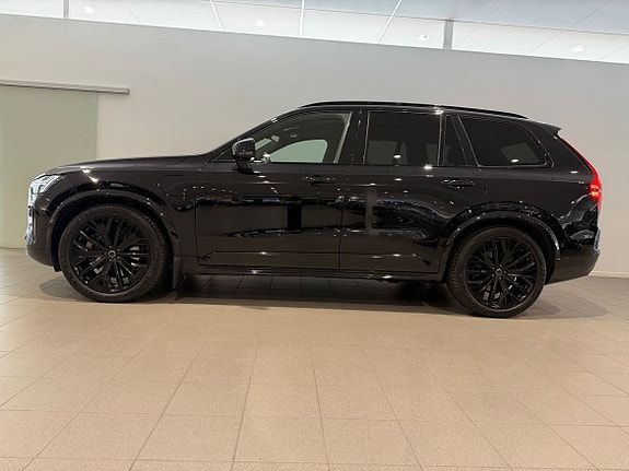 Volvo XC90 4 of 23