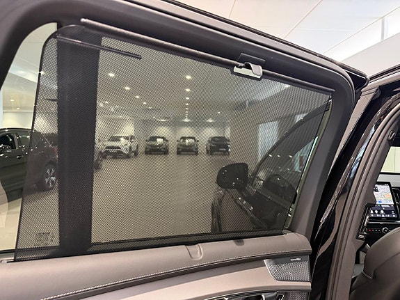 Volvo XC90 15 of 23