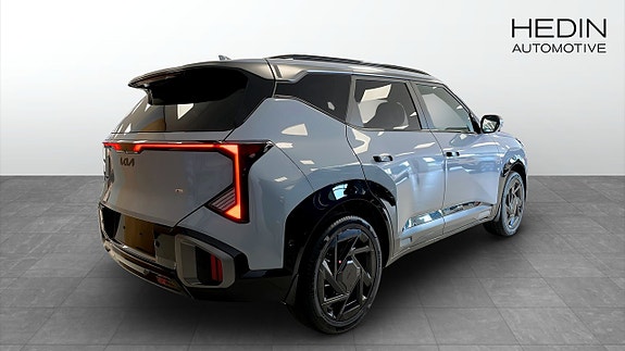 Kia Seltos 2 of 12