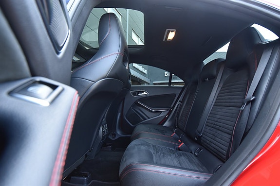 Mercedes-Benz CLA200 13 of 25