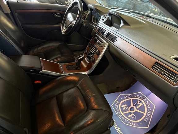 Volvo XC70 8 of 13