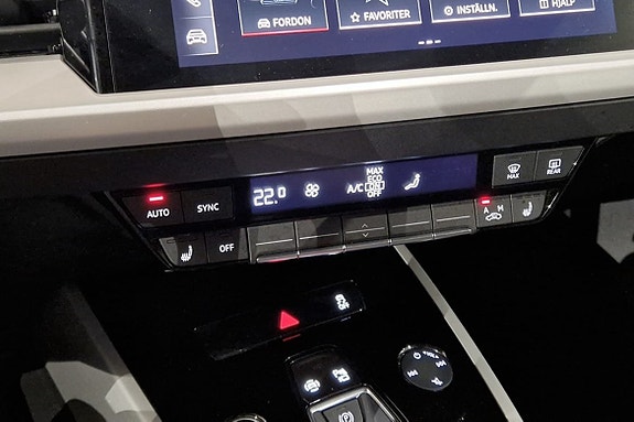 Audi Q4 e-tron 12 of 16