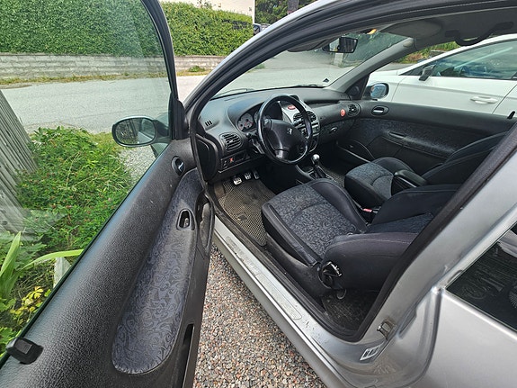 Peugeot 206 9 of 12