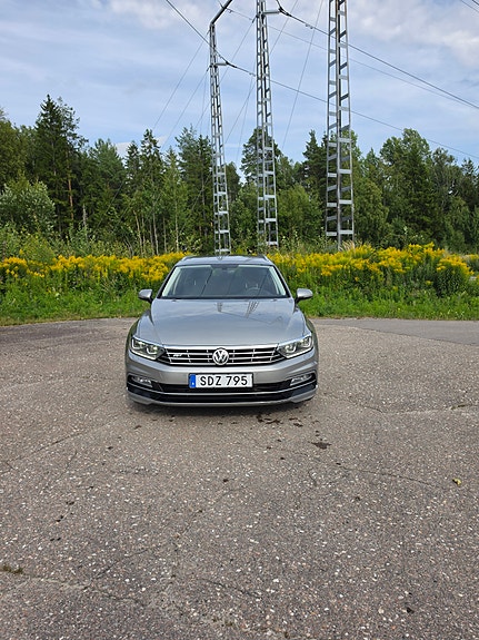 Volkswagen Passat 2 of 5