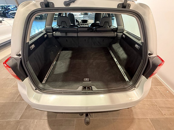 Volvo V70 9 of 22