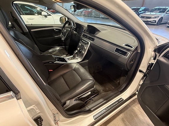 Volvo V70 11 of 22