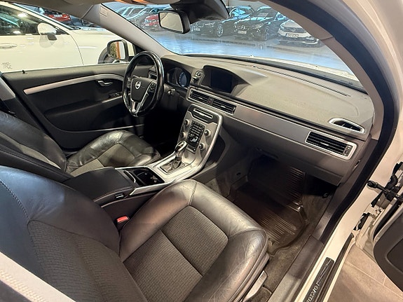 Volvo V70 13 of 22