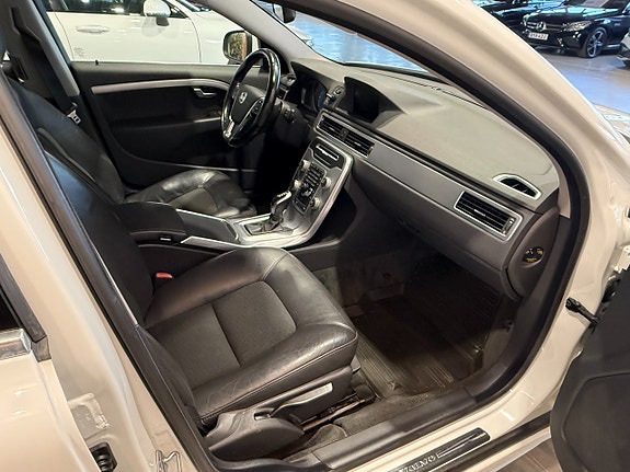 Volvo V70 12 of 22