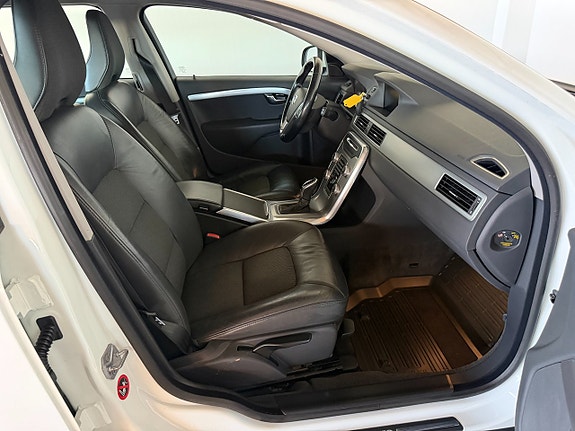 Volvo V70 13 of 20