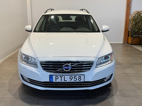 Volvo V70 3 of 22