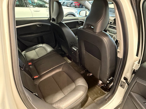 Volvo V70 10 of 22