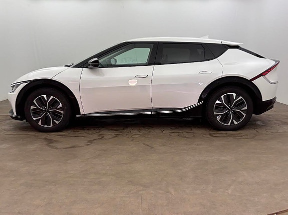 Kia EV6 3 of 26