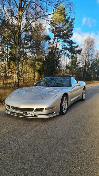 Chevrolet Corvette 2 of 6