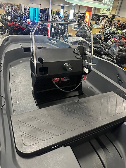 Pioner 16 Explorer Starter Ed Bred + Yamaha F50LB 2 of 3