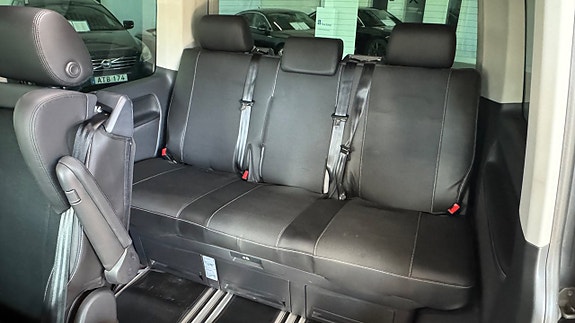 Volkswagen Multivan 6 of 14