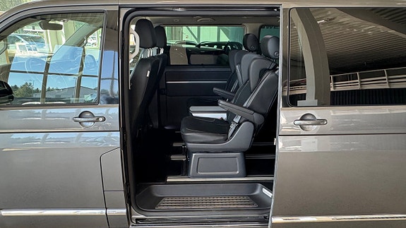 Volkswagen Multivan 5 of 14